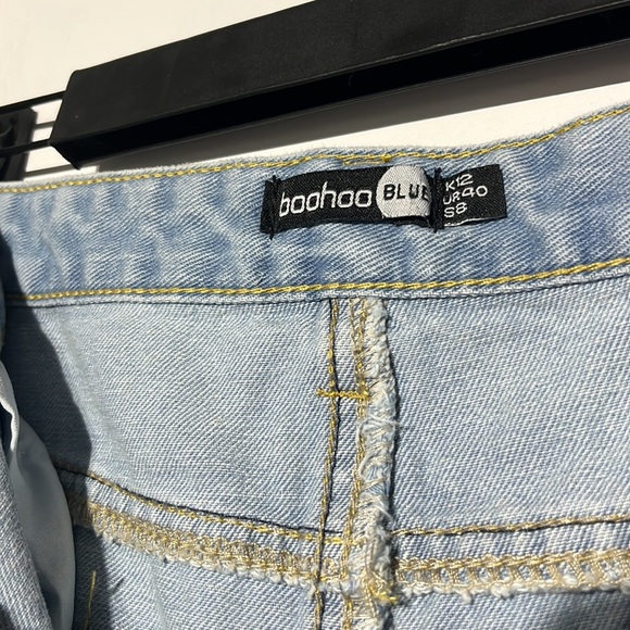 NEW Boohoo Light Blue High Waist Split Hem Denim Jeans Size 8 - Picture 9 of 12